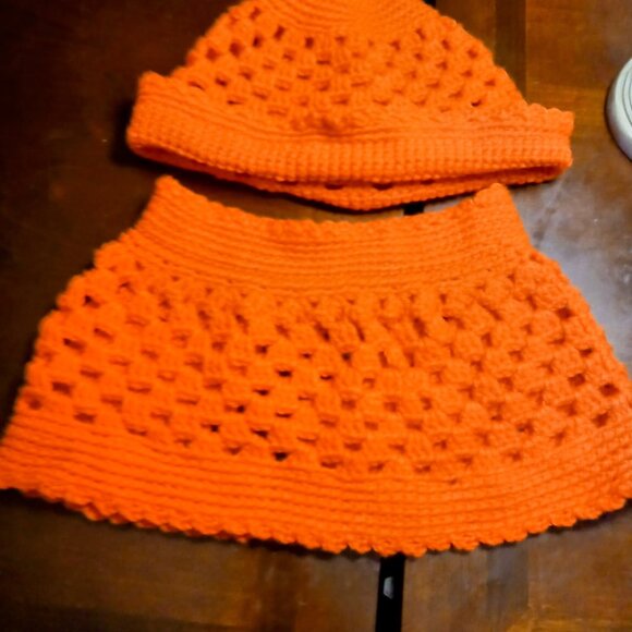 BEENIE & NECK SCARF SET - Picture 4 of 5